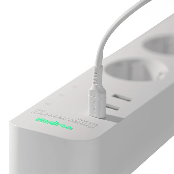 چهار راهی برق هادرون دارای پورت USB و PD مجهز به شارژر 30 وات دارای کابل  1/8 متر مدل P343